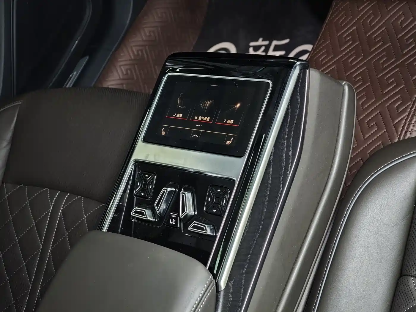 Audi A8 2024 Model A8L 50 TFSI quattro Premium Selection фото 20