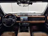 Photo 12 - Land Rover Defender