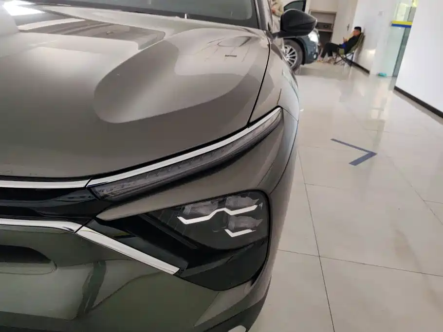 2024 Citroën Versailles C5 X