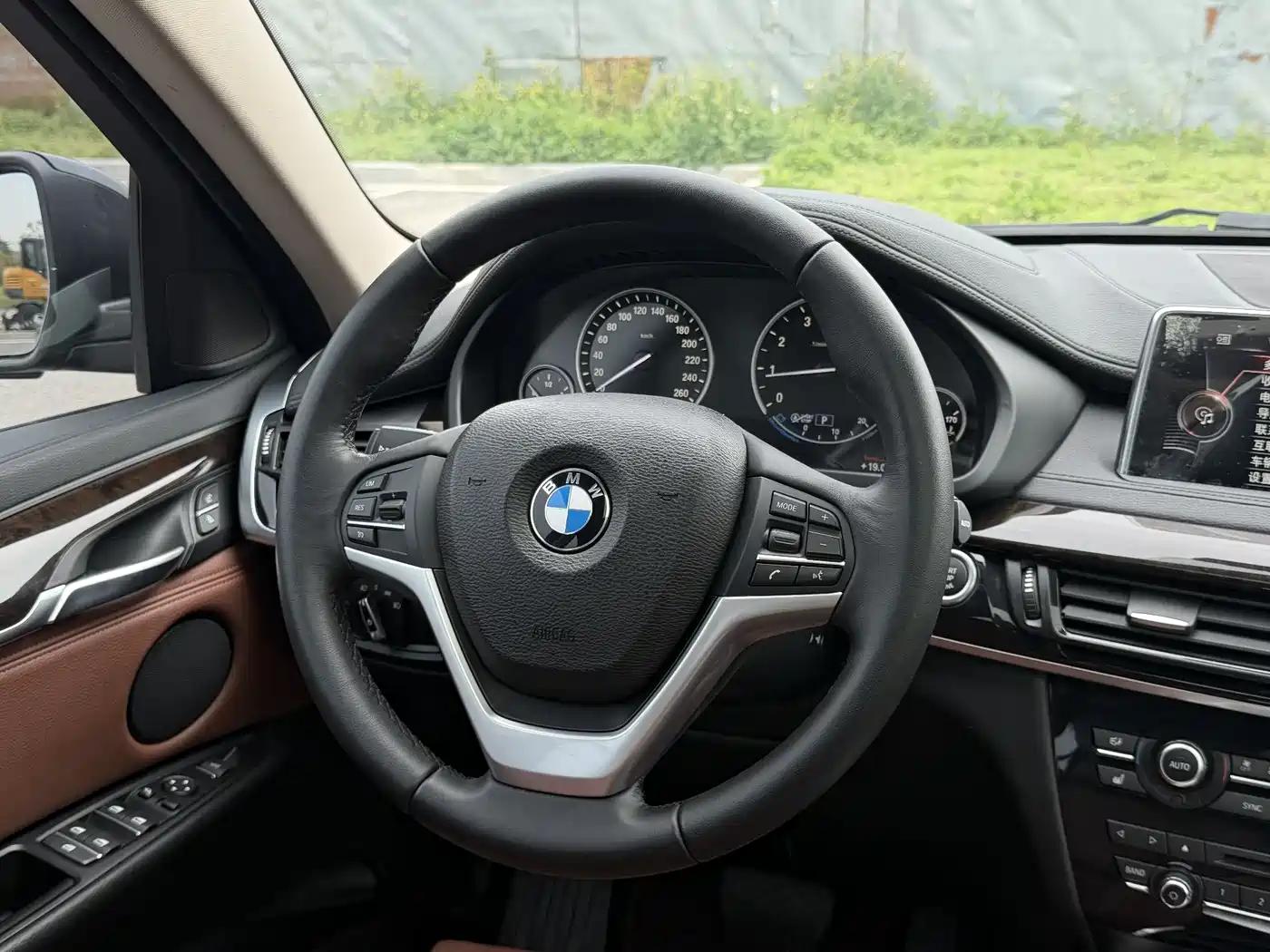 BMW X6 2015 xDrive28i фото 6
