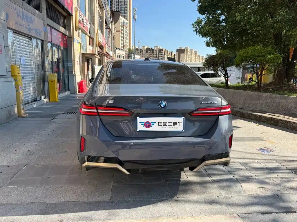 BMW i5 2024 2024 eDrive 35L Premium Model M Sport Package