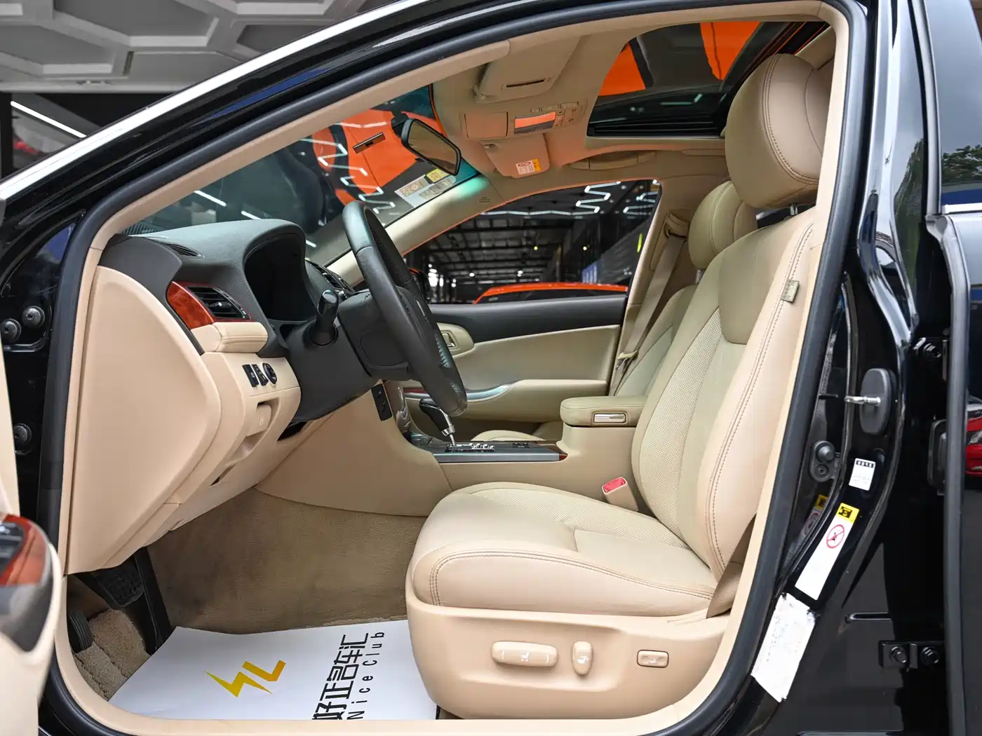 Toyota Crown 2012 2.5L Royal Leather Edition фото 11