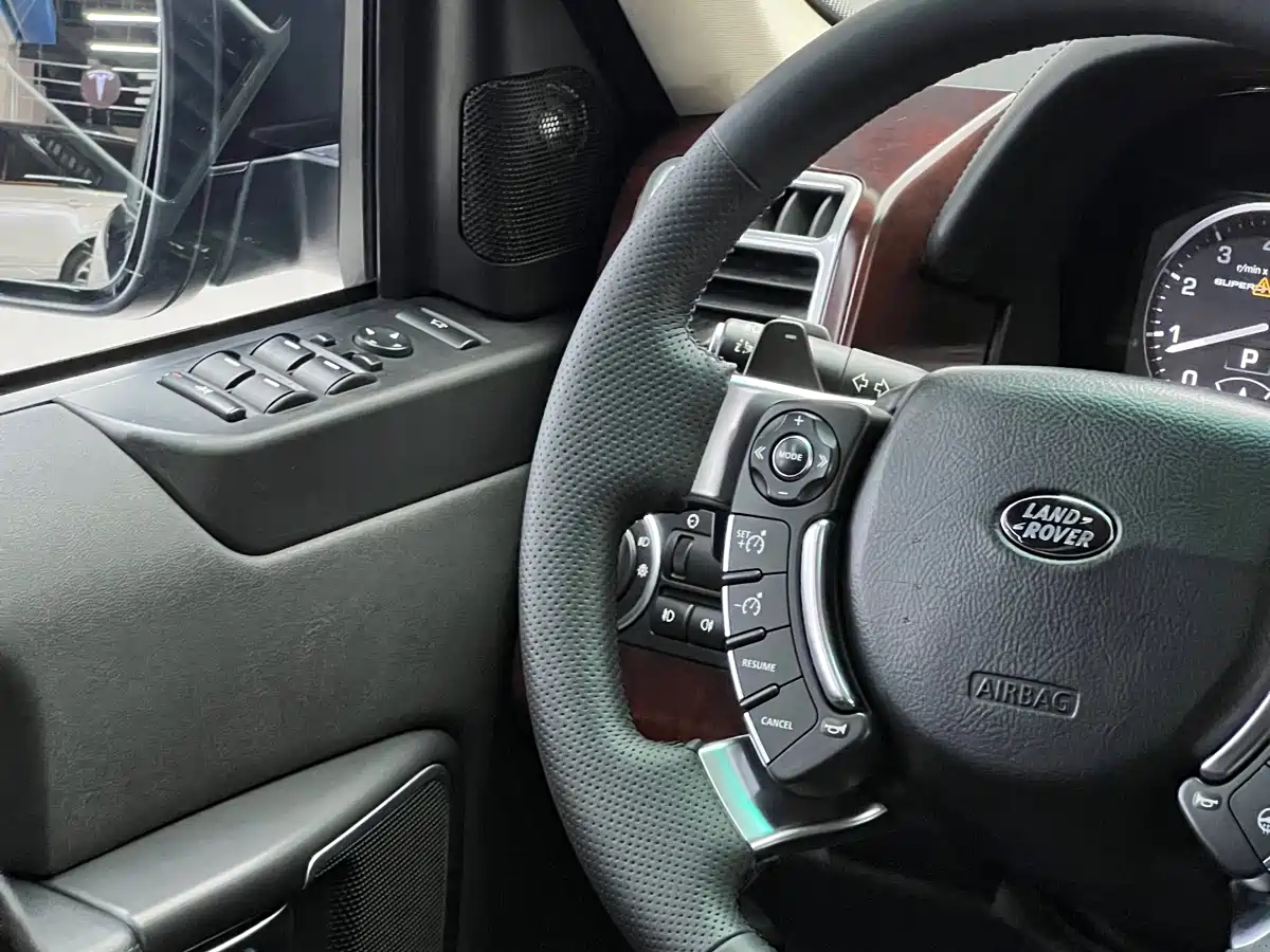 Land Rover Range Rover 2011 5.0 SC V8 фото 21