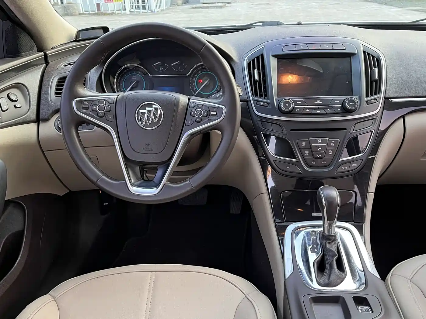 Buick Regal 2015 2.0L Elite Fashion Model фото 8