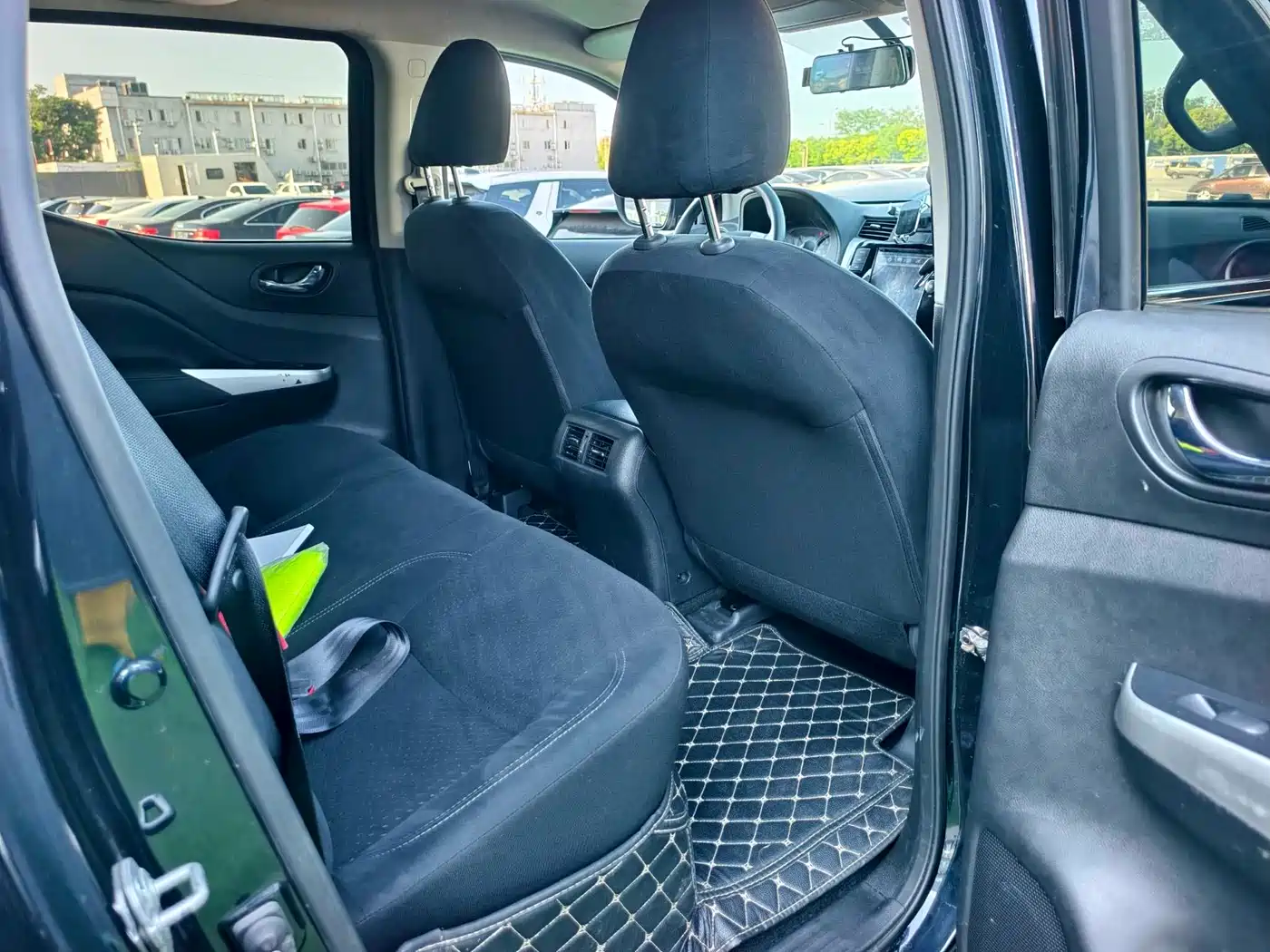 Nissan Navara 2019 2017 Model 2.5L Automatic 4WD Luxury QR25