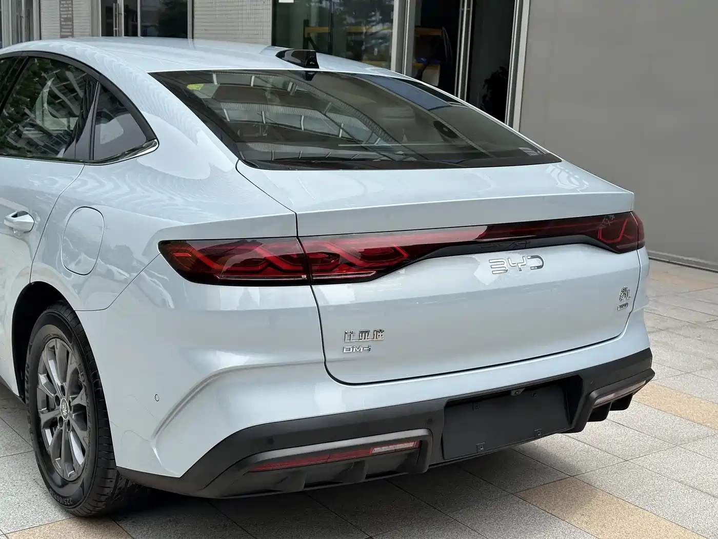 BYD Qin L 2025 DM-i Smart Drive Edition 80KM Leading фото 16