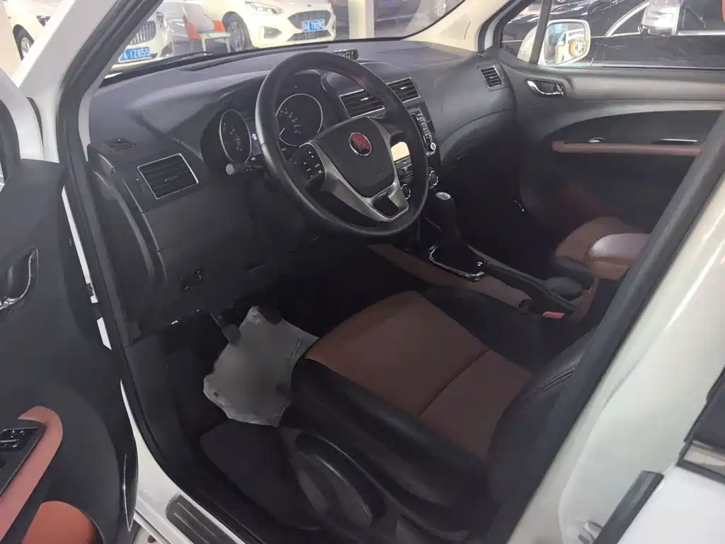 صورة 24 - Dongfeng Fengxing Jingyi X5