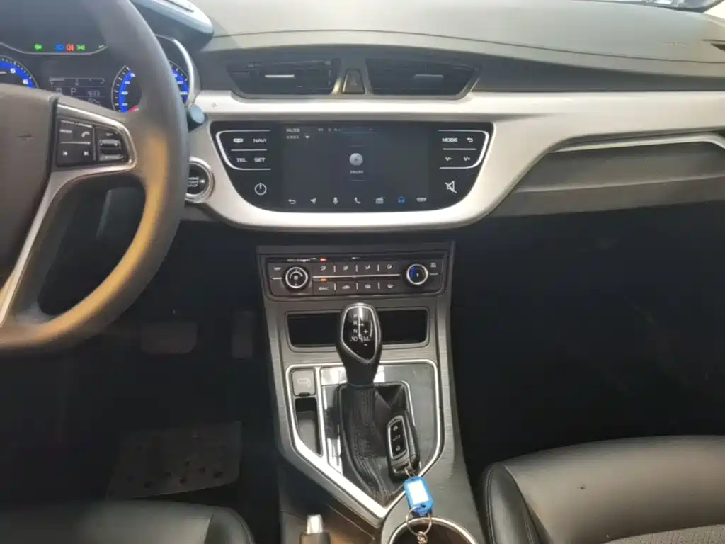 Фото 13 - Geely Vision