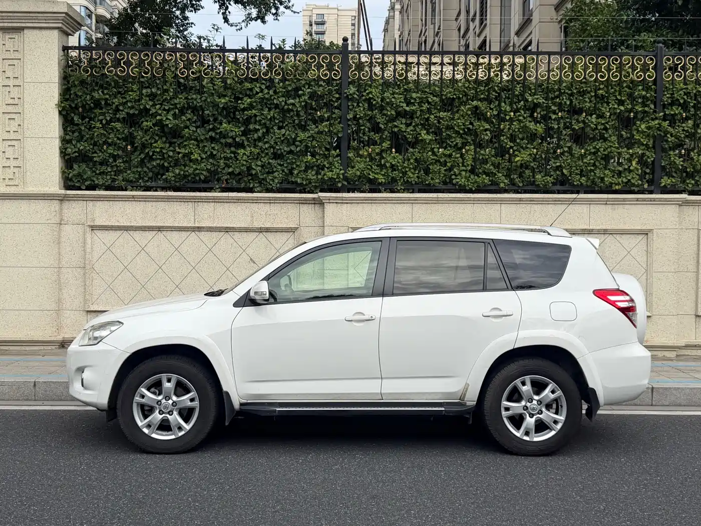 Toyota RAV4 (Import) 2011 2011 Base Model