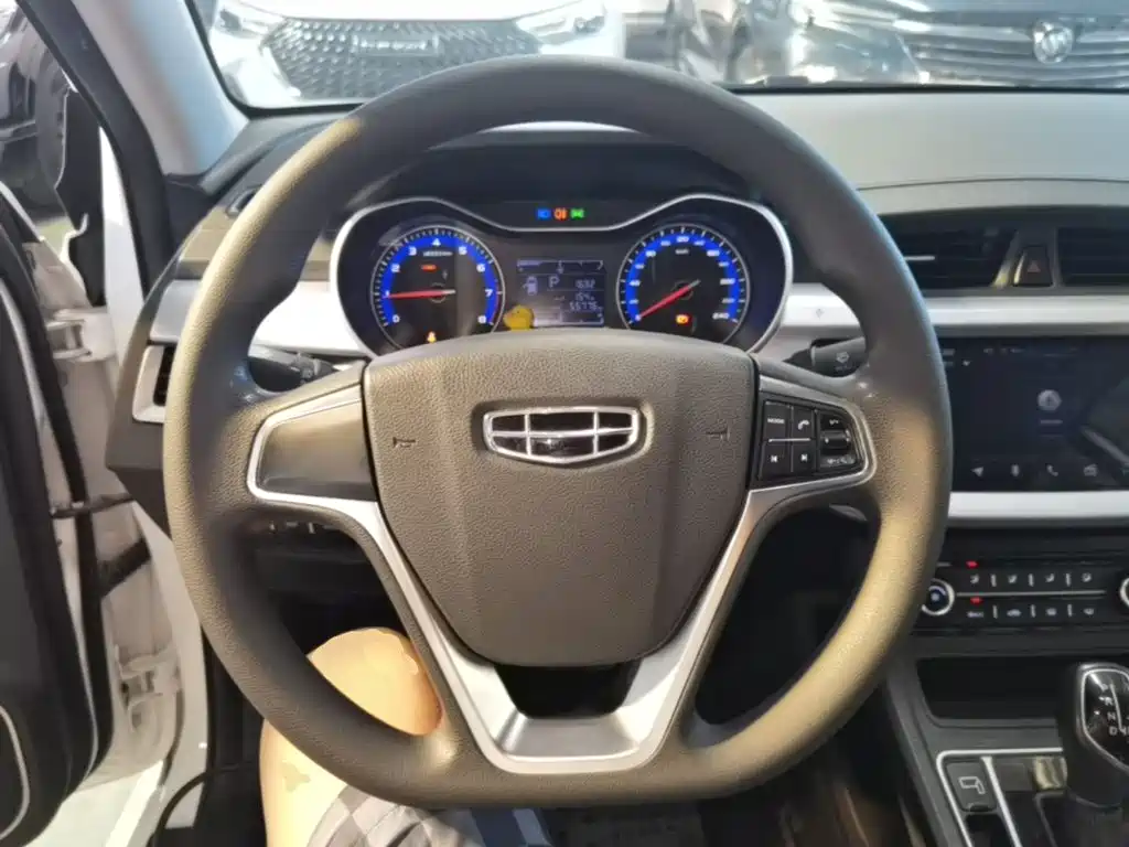 Фото 11 - Geely Vision