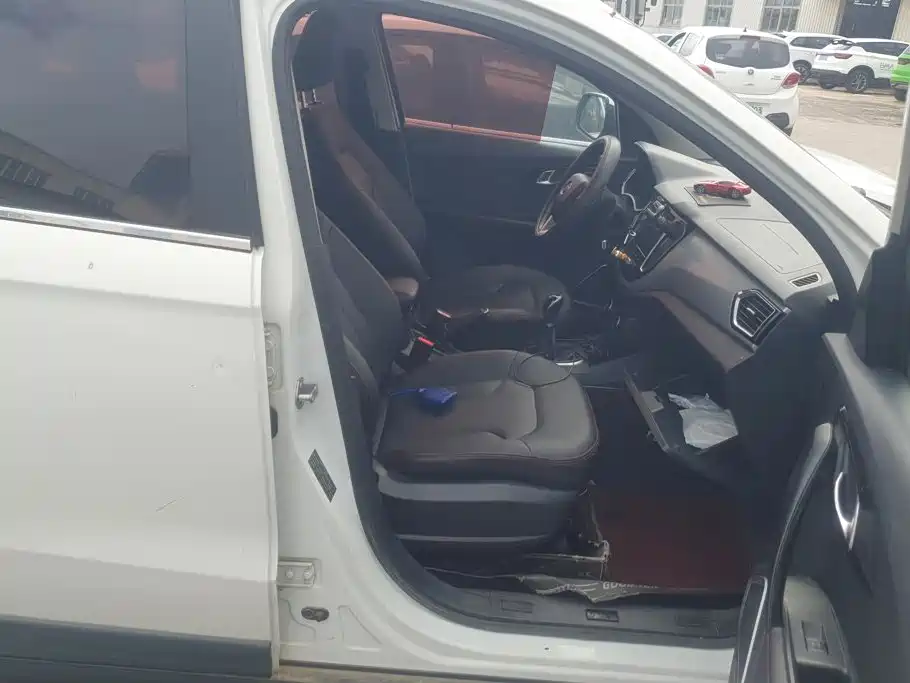 FAW Senya R7 2017 2017 Model 1.6L Manual Luxury