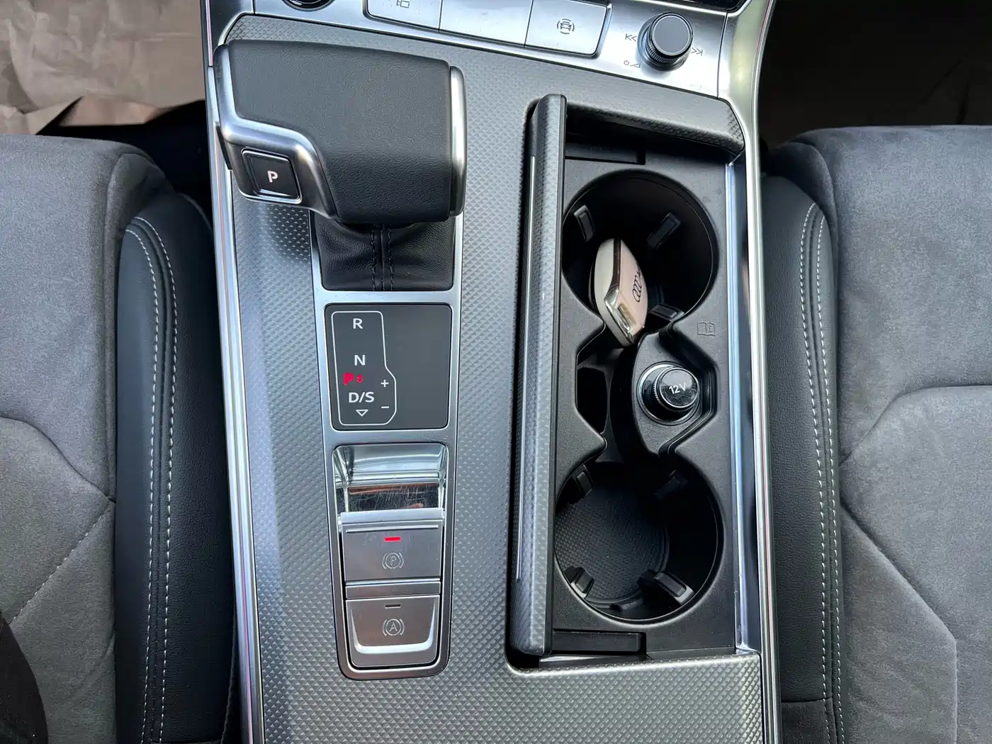 Photo 13 - Audi A6L