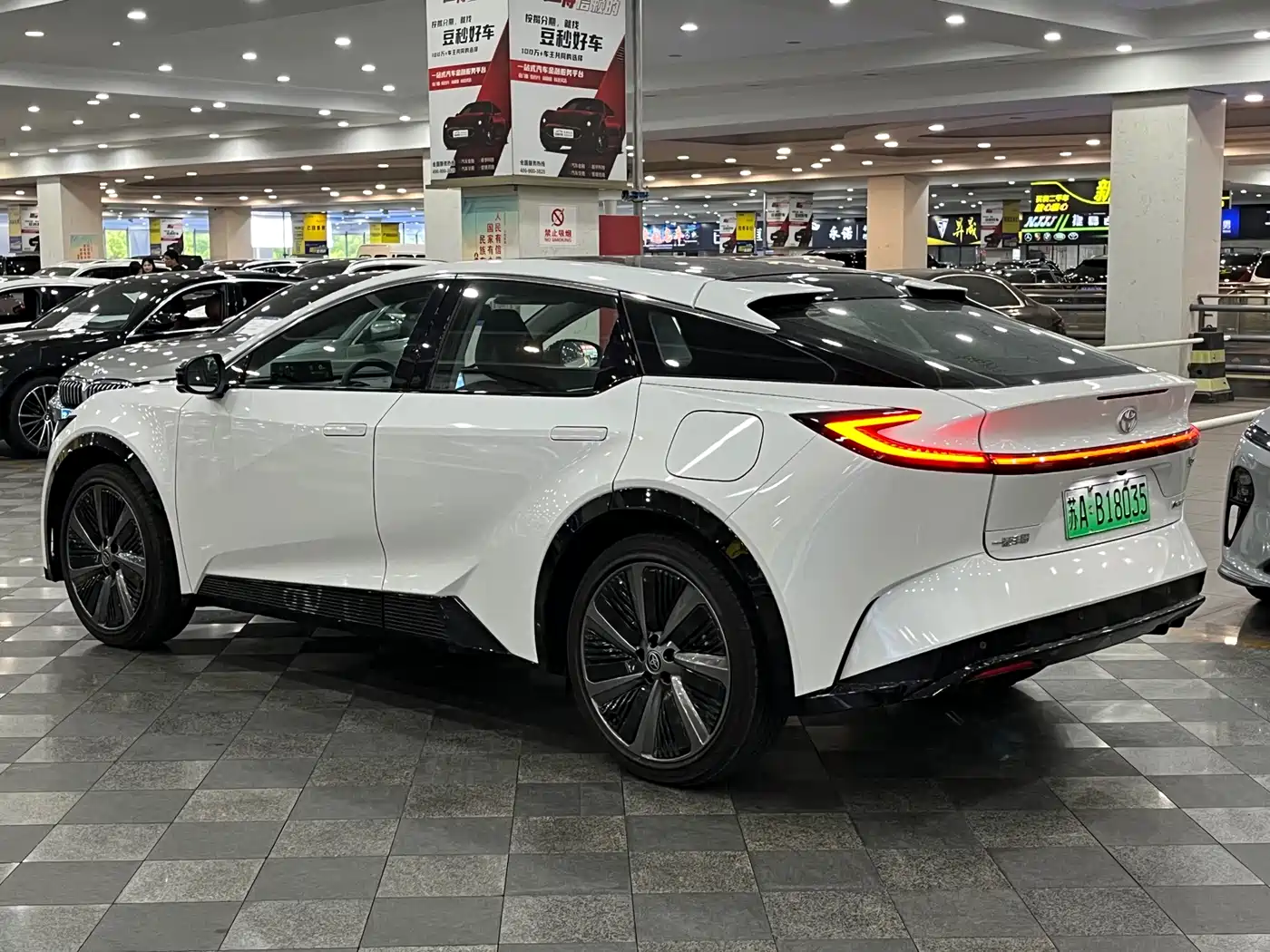 Toyota bZ5 2025 Model 550 PRO фото 4