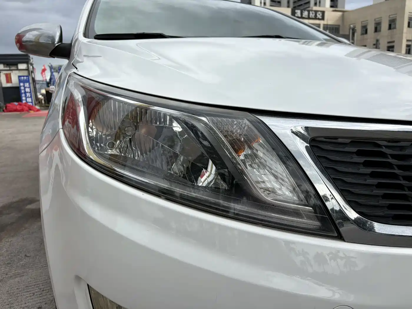 Kia K2 2013 2011 Sedan 1.4L AT GLS
