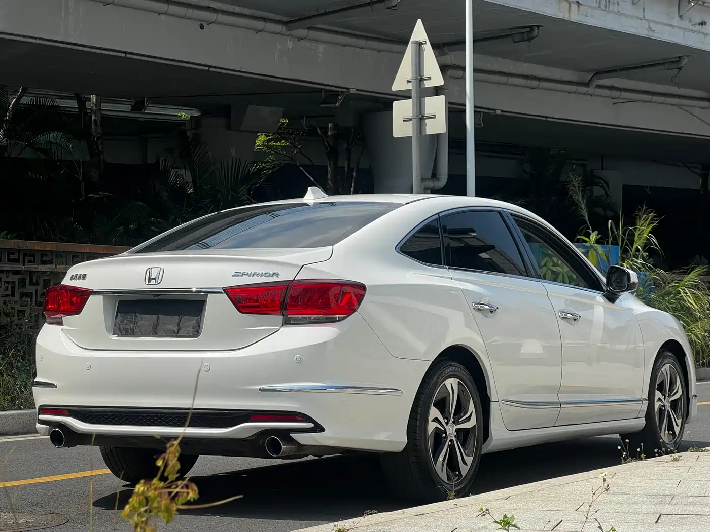 Honda Spirior 2015 2.4L Luxury Edition фото 18
