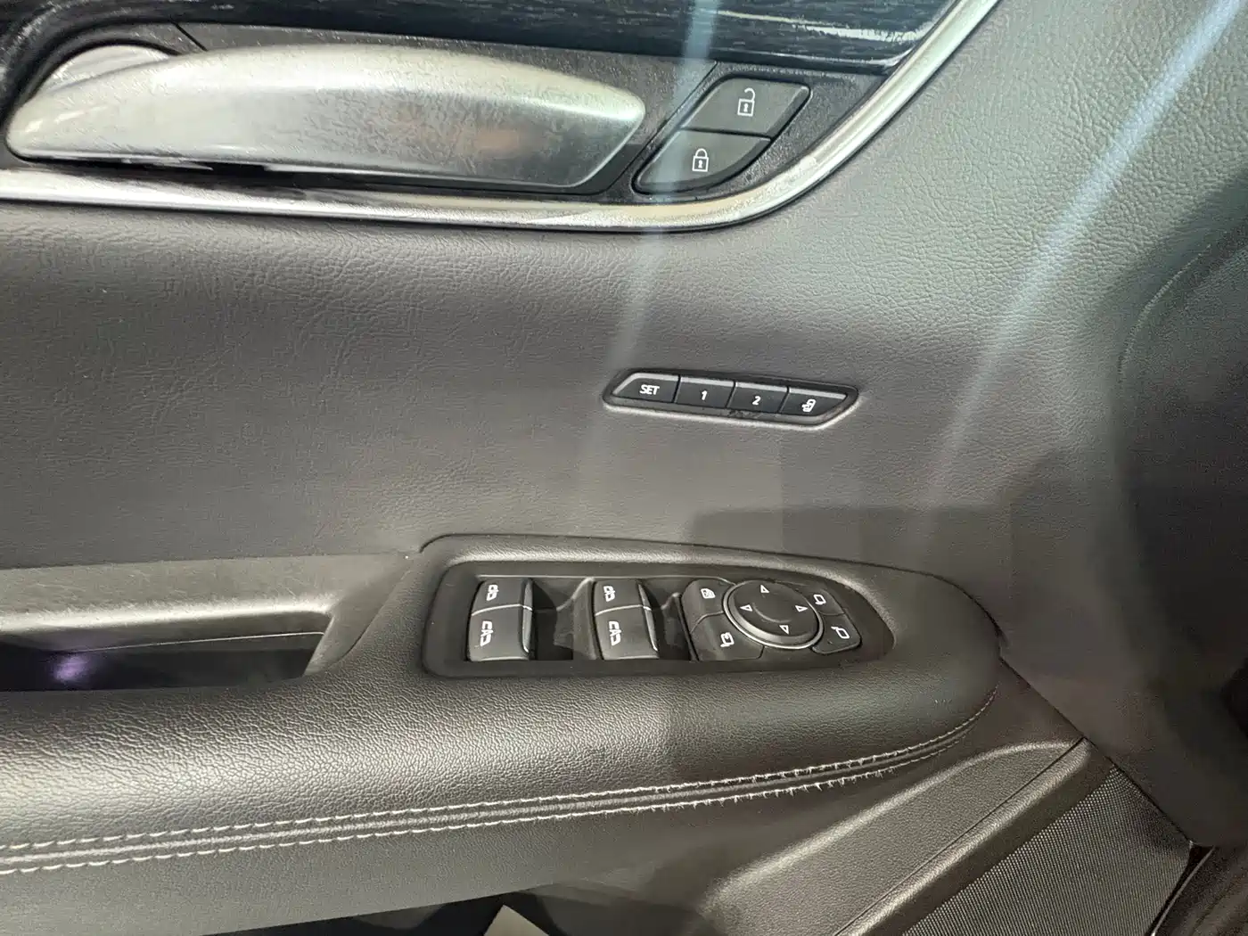 Cadillac XT5 2022 2.0T 2WD Luxury фото 21