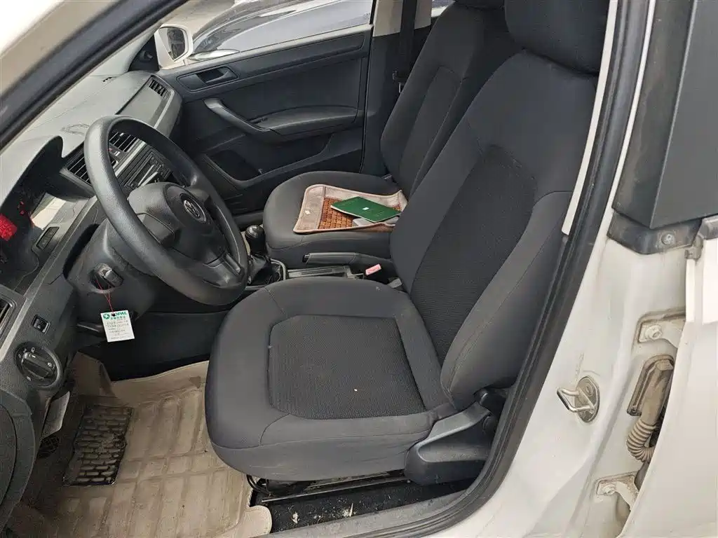 Volkswagen Santana 2015 1.6L Manual Trend Edition фото 8