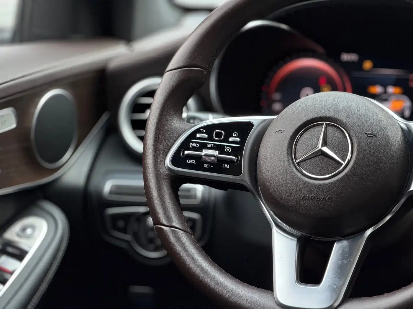 Mercedes-Benz GLC 2021 GLC 300 L 4MATIC Sporty фото 16