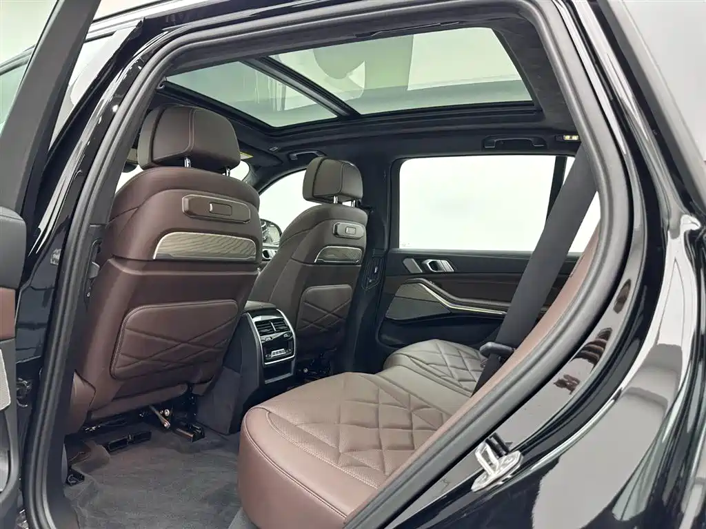 BMW X5 2026 xDrive 40Li M Sport Night Edition Package фото 21