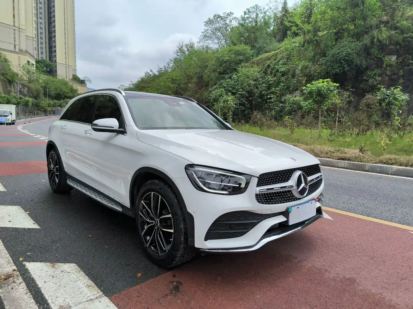 MERCEDES-BENZ GLC