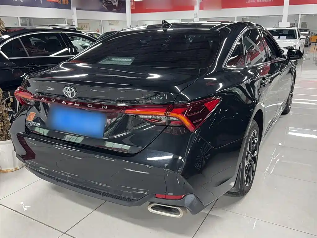 Toyota Avalon 2023 2.0L Premium Selection фото 5