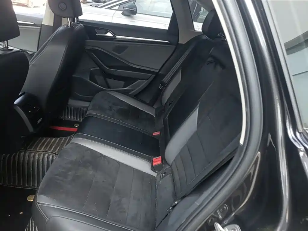 Volkswagen Sagitar 2019 280TSI DSG Luxury Edition China VI фото 24