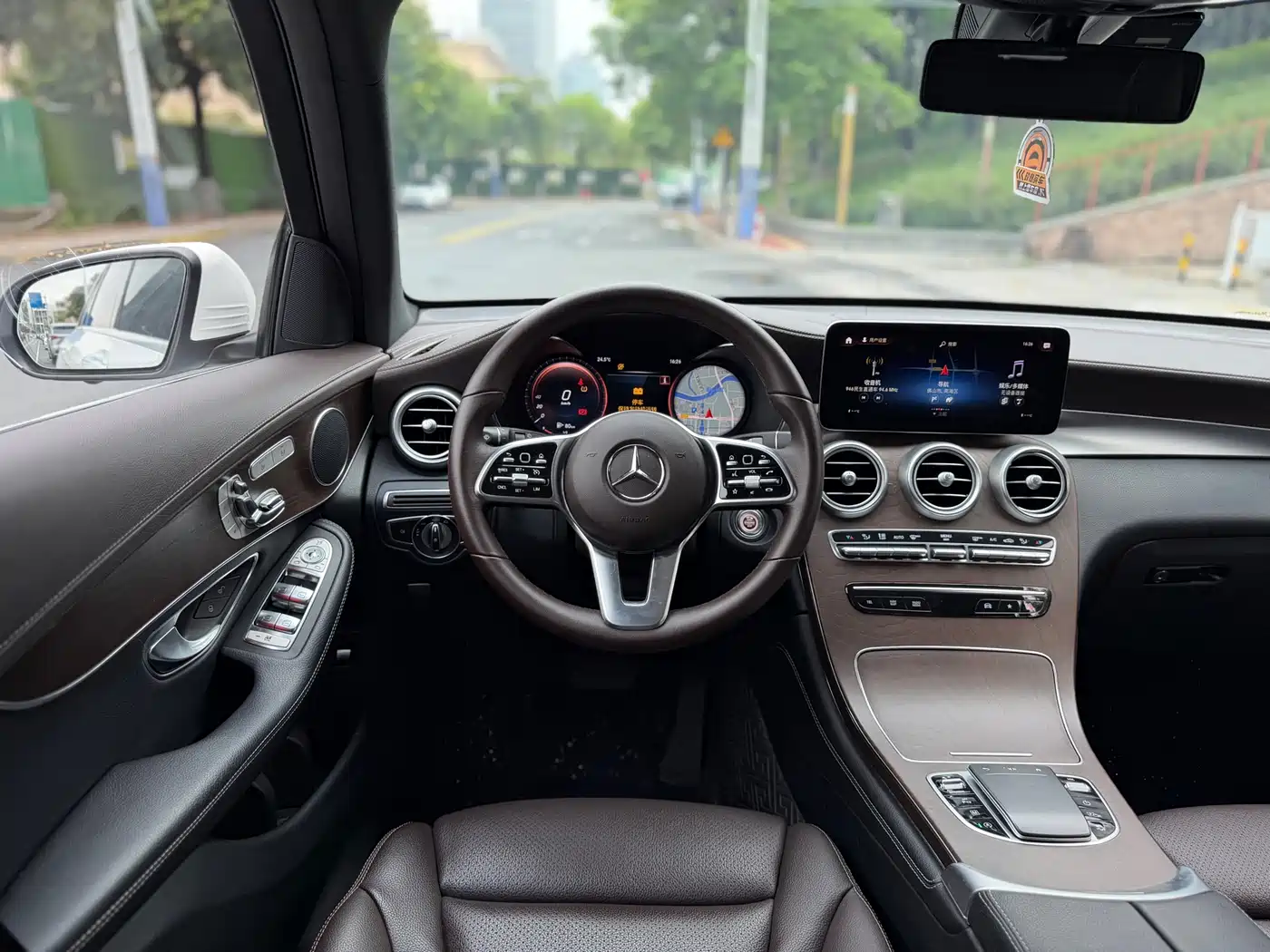 Mercedes-Benz GLC 2021 GLC 300 L 4MATIC Sporty фото 13