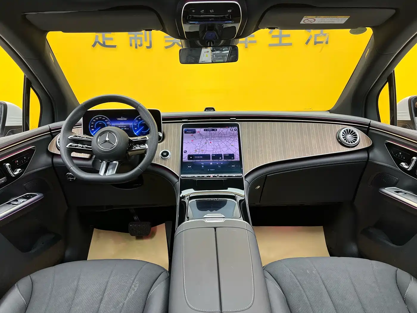 MERCEDES-BENZ EQE SUV