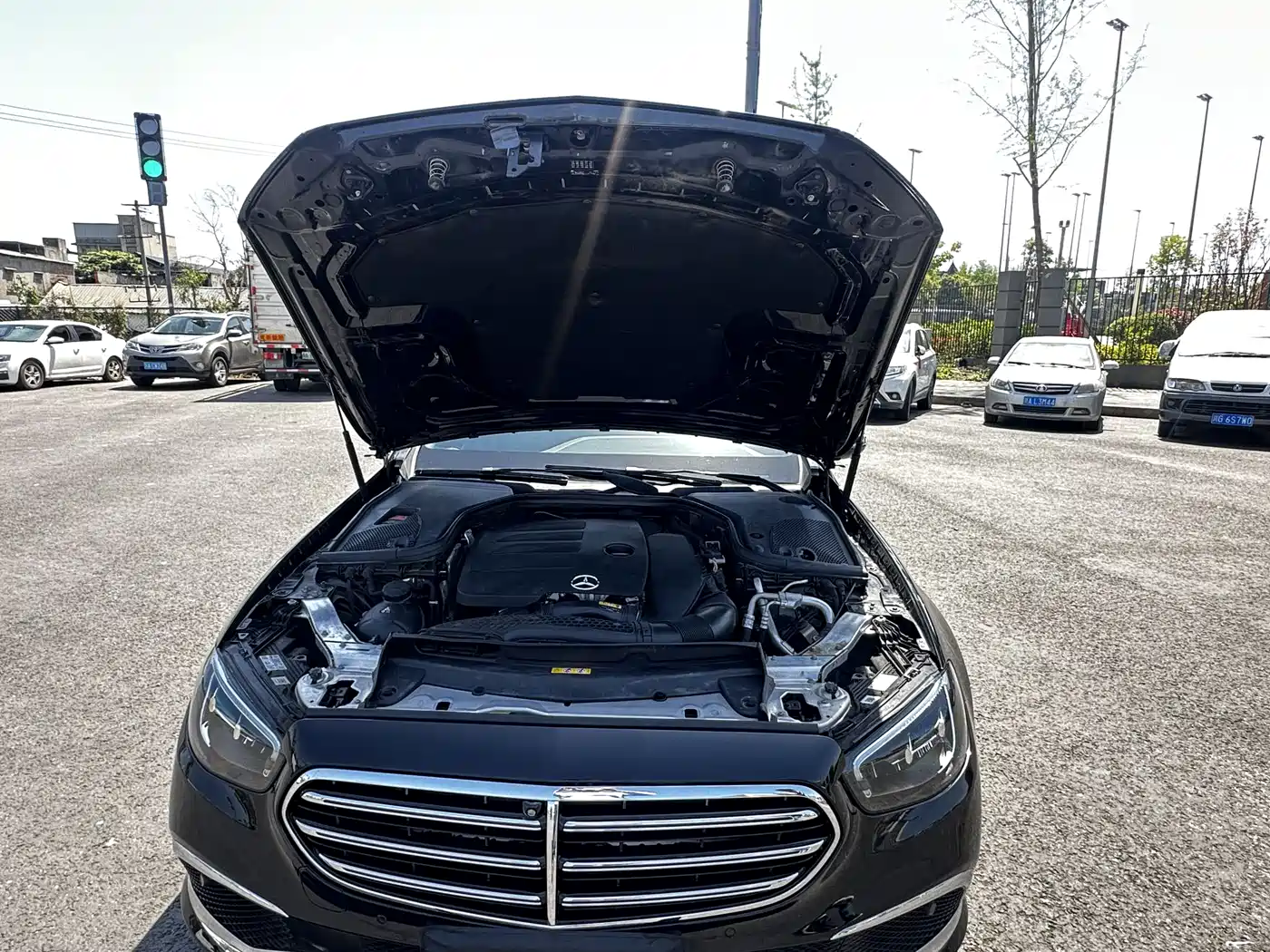 MERCEDES-BENZ E CLASS