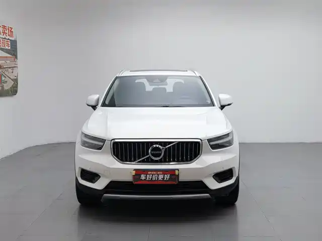 Volvo XC40 2020 T3 Smart Fashion Edition — фото 3