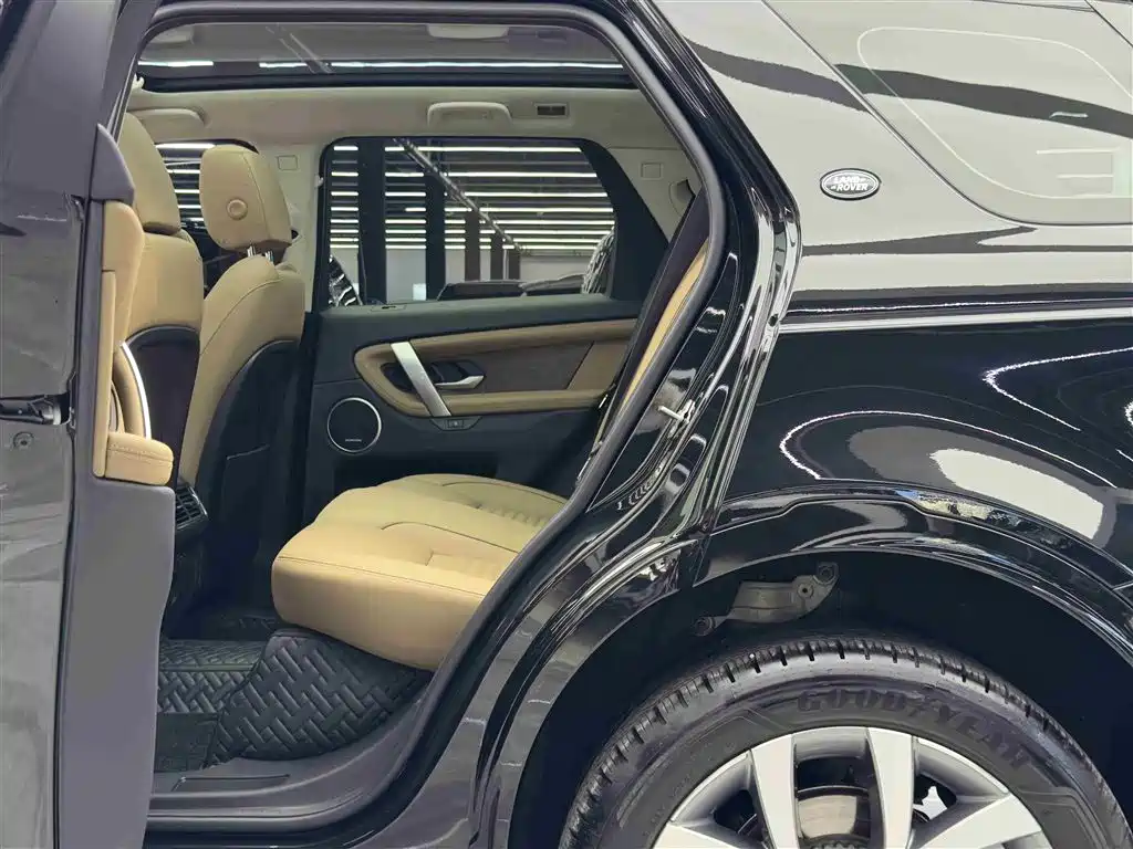 Land Rover Discovery Sport 2025 249PS Performance Tech Edition фото 7