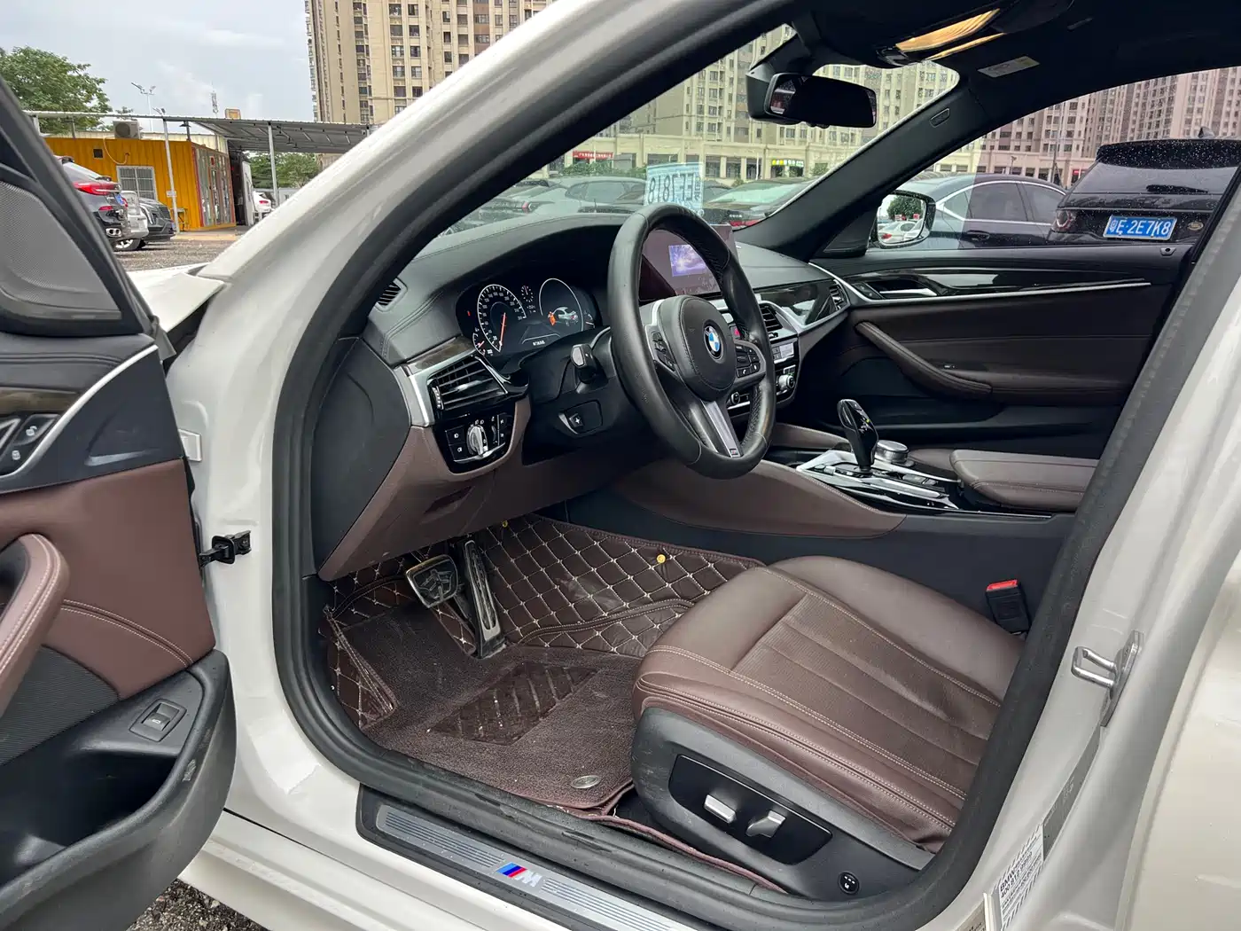 BMW 5 Series 2019 525Li M Sport Package фото 9