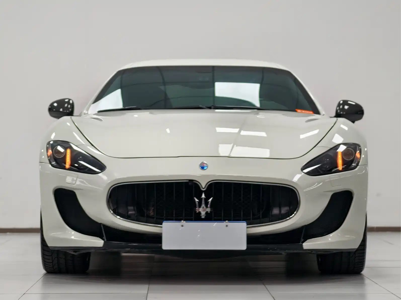 صورة 2 - Maserati GranTurismo