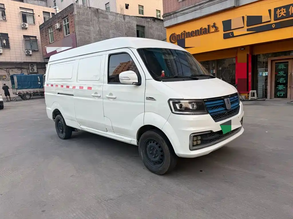 2022 Yuan Cheng E5