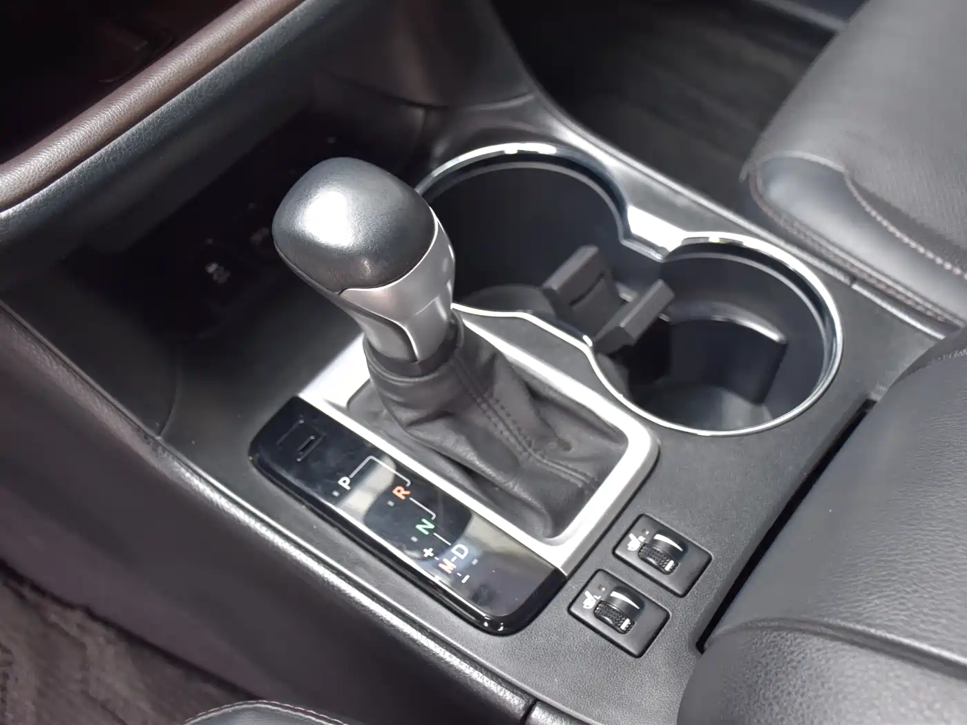 Toyota Highlander 2021 2.0T FWD Luxury 7-Seater фото 14