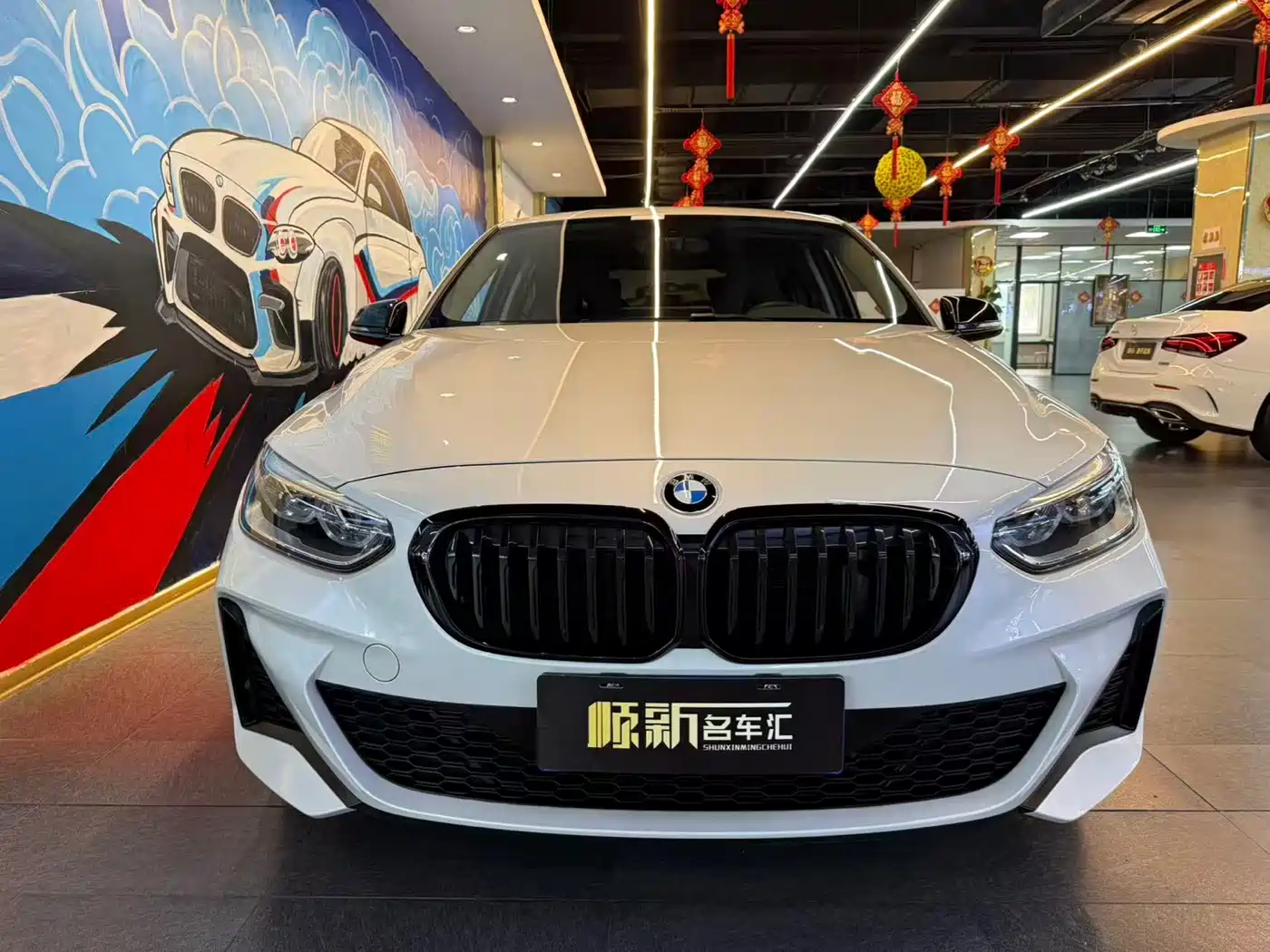 BMW 1 Series 2023 125i M Sport Shadow Edition фото 2