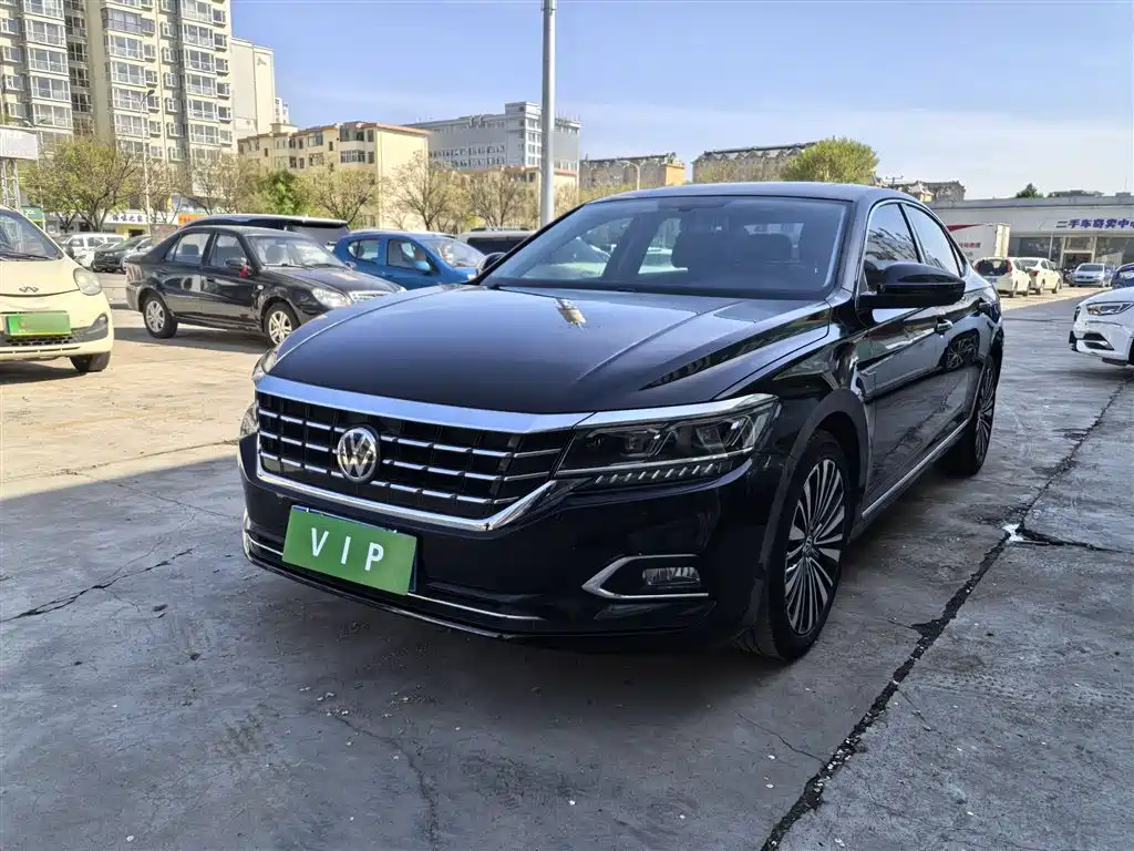 Volkswagen Passat 2019 330TSI Luxury Edition China VI фото 2