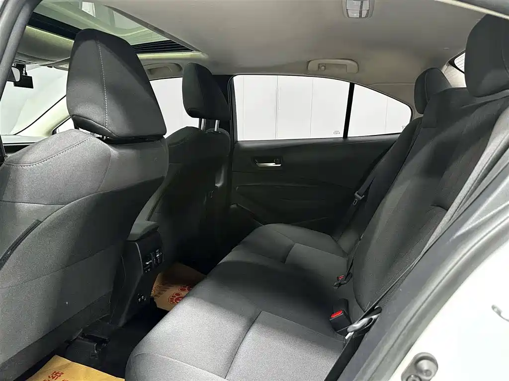 Toyota Corolla 2021 Hybrid 1.8L E-CVT Elite Edition фото 16