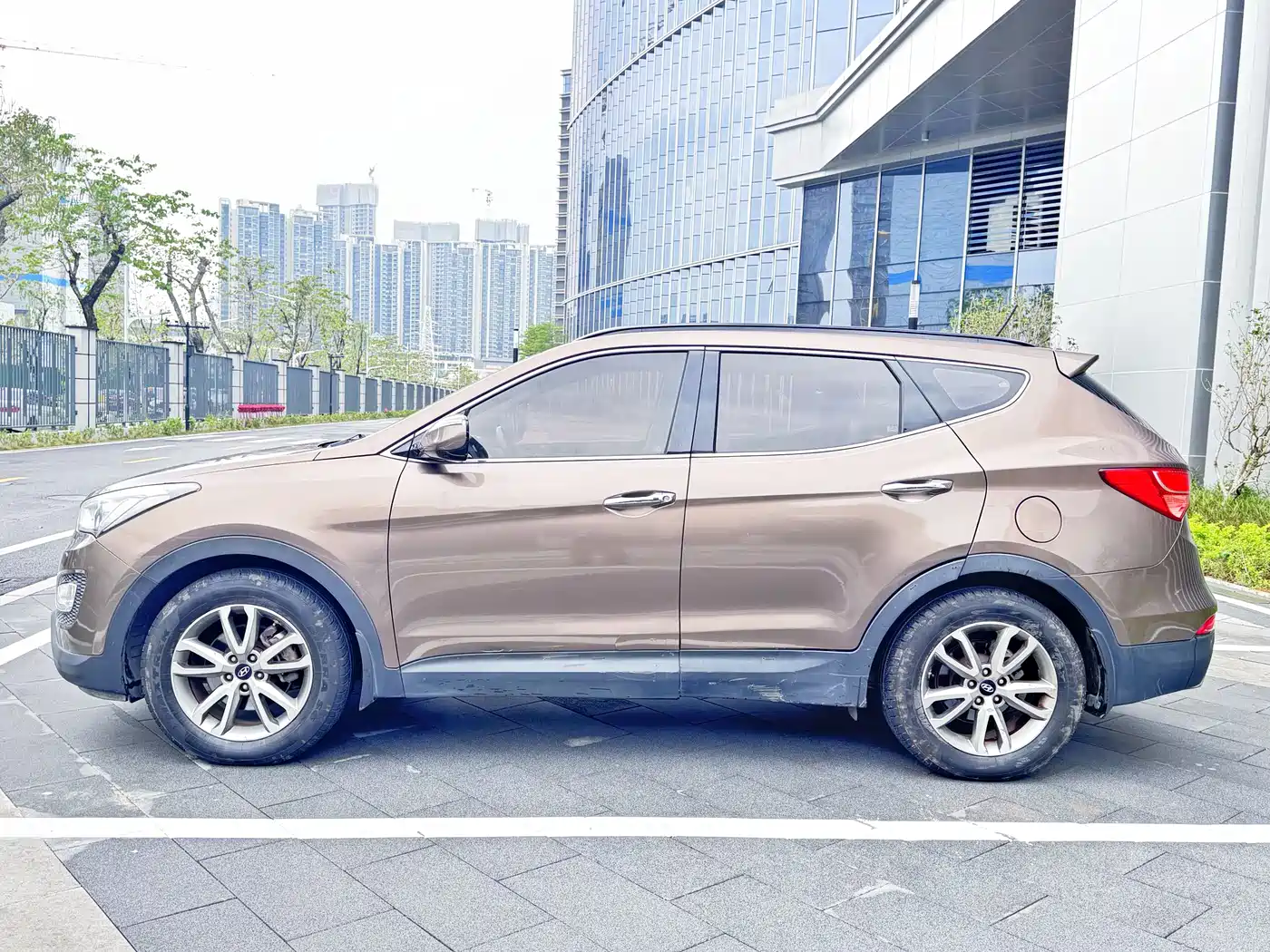 Hyundai Santa Fe 2013 Facelift 2.4L Automatic 4WD Premium фото 30
