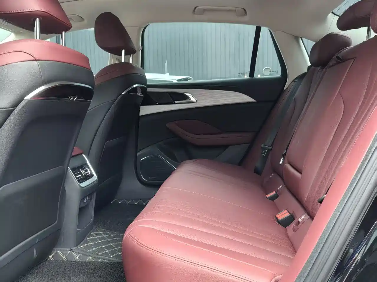 Hongqi H5 PHEV 2025 130 Super Hybrid Edition фото 7
