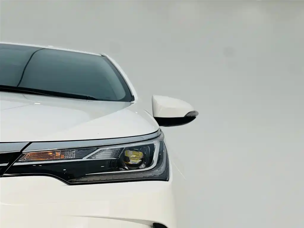 Toyota Corolla 2018 1.2T S-CVT GL-i Smart Shine Edition фото 10