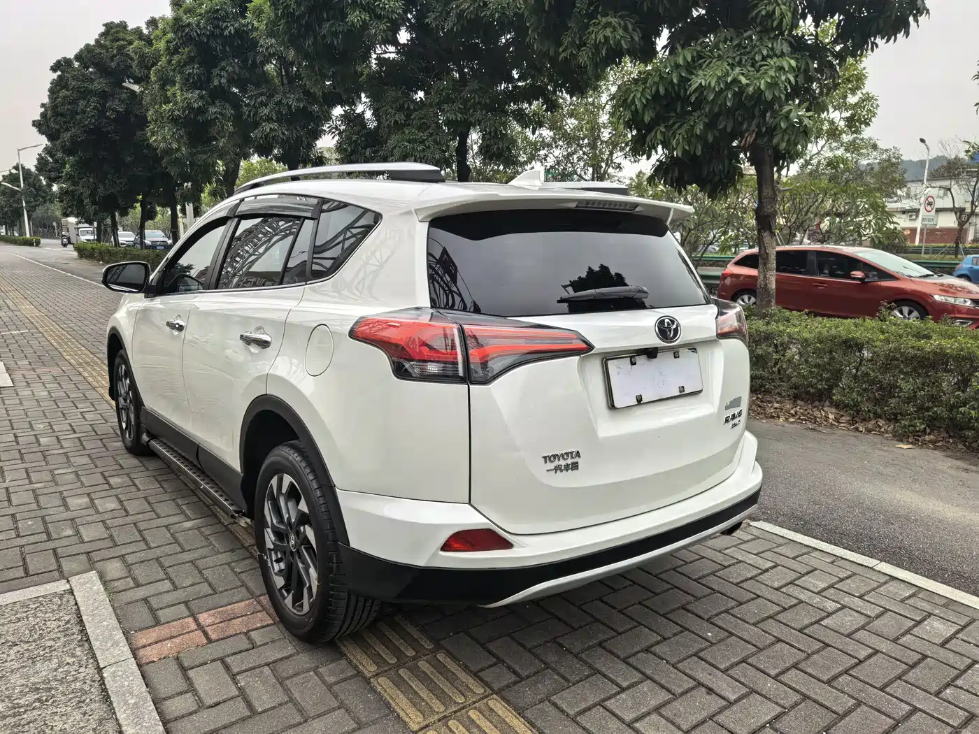 Toyota RAV4 Rongfang 2018 2.5L Automatic 4WD Elite i Edition фото 6
