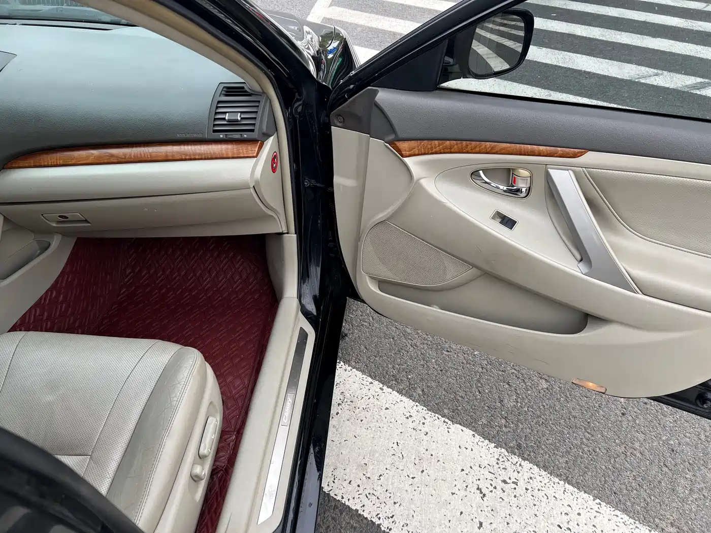 Toyota Camry 2011 200G Luxury Anniversary Edition фото 7