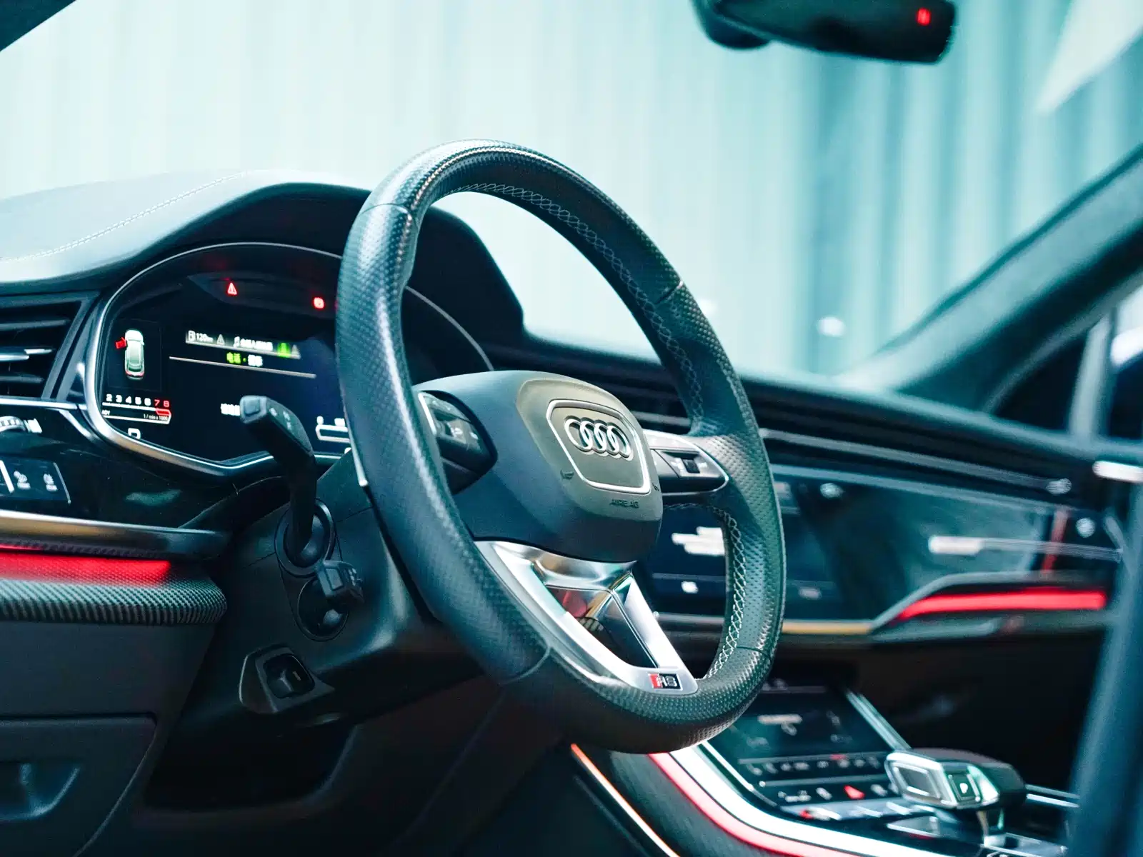 Фото 13 - Audi RS Q8