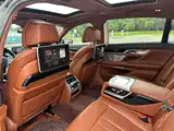 Фото 15 - BMW 7 Series