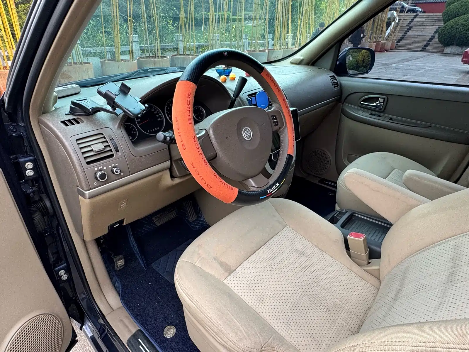 Photo 15 - Buick GL8