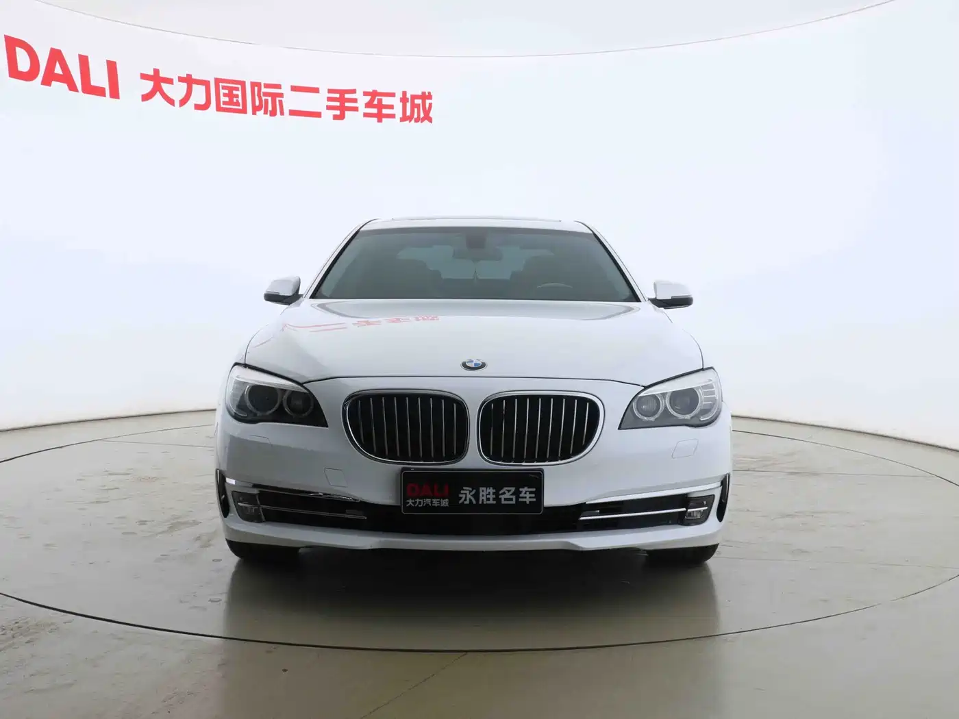 BMW 7 Series 2013 Model 740Li Leading фото 2