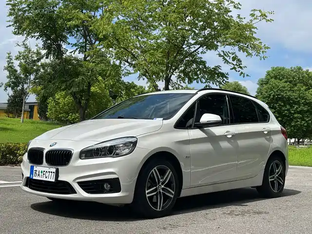 BMW 2 Series Touring 2016 218i Sport Design Package — фото 1