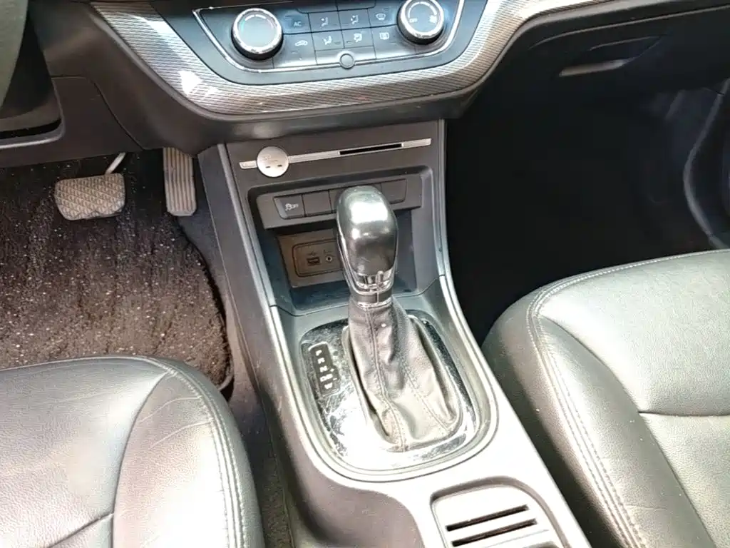 Roewe 360 2017 2017 1.5L Auto Luxury Edition