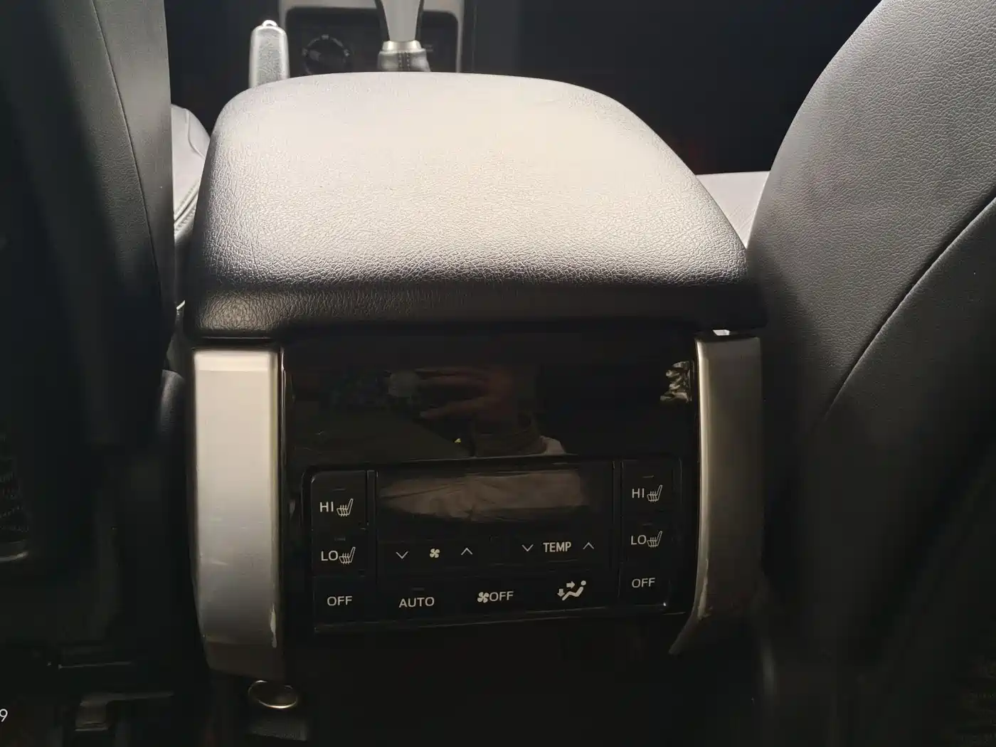 Toyota Prado 2019 3.5L Automatic TX-L Zunxiang Edition with Rear-mounted Spare Tire фото 4
